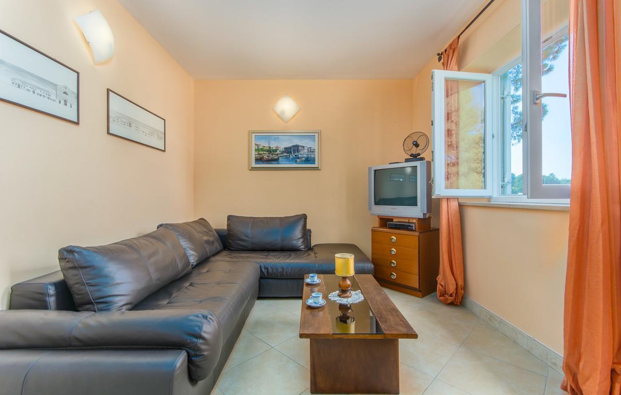 Apartment Riva Πόρετς Εξωτερικό φωτογραφία
