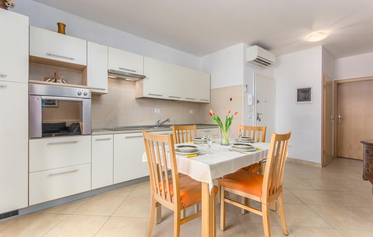 Apartment Riva Πόρετς Εξωτερικό φωτογραφία