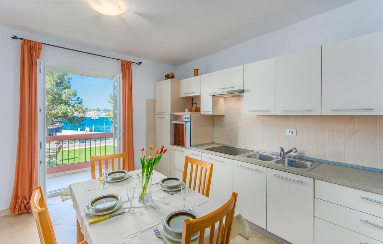 Apartment Riva Πόρετς Εξωτερικό φωτογραφία